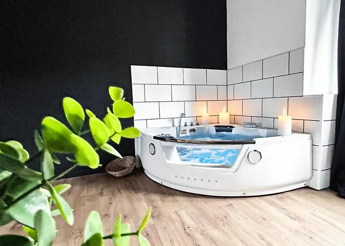 Апартаменты Balneo Privee Design Calme Proche Lille *