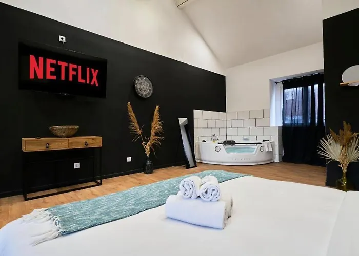 Апартаменты Balneo Privee Design Calme Proche Lille *